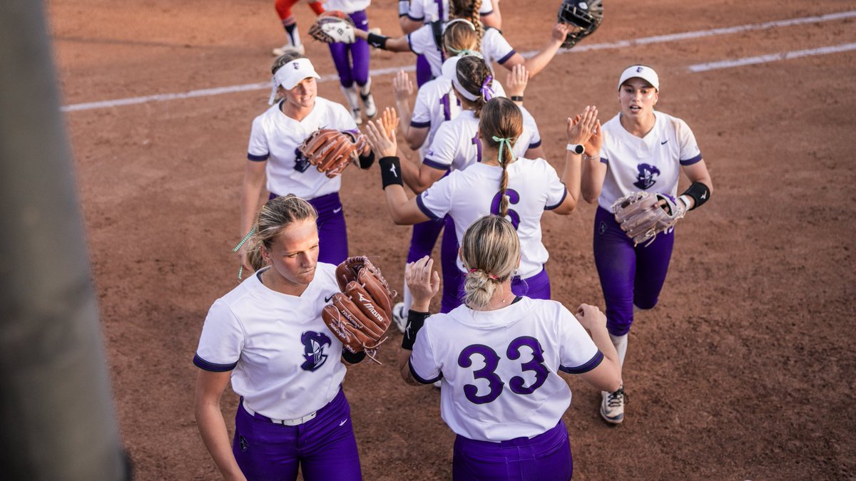 Furman Paladins tweet media