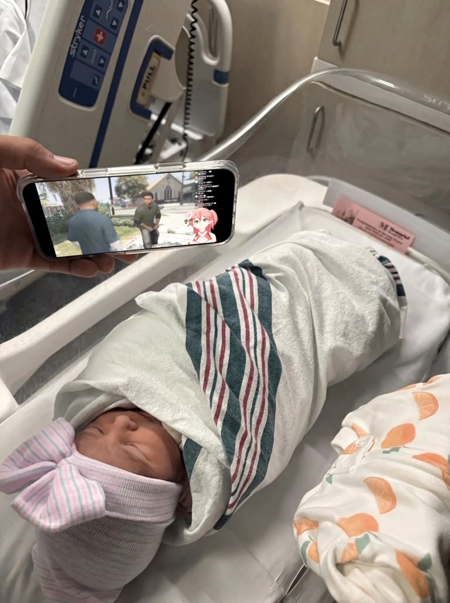 Sleepy 😈 tweet media