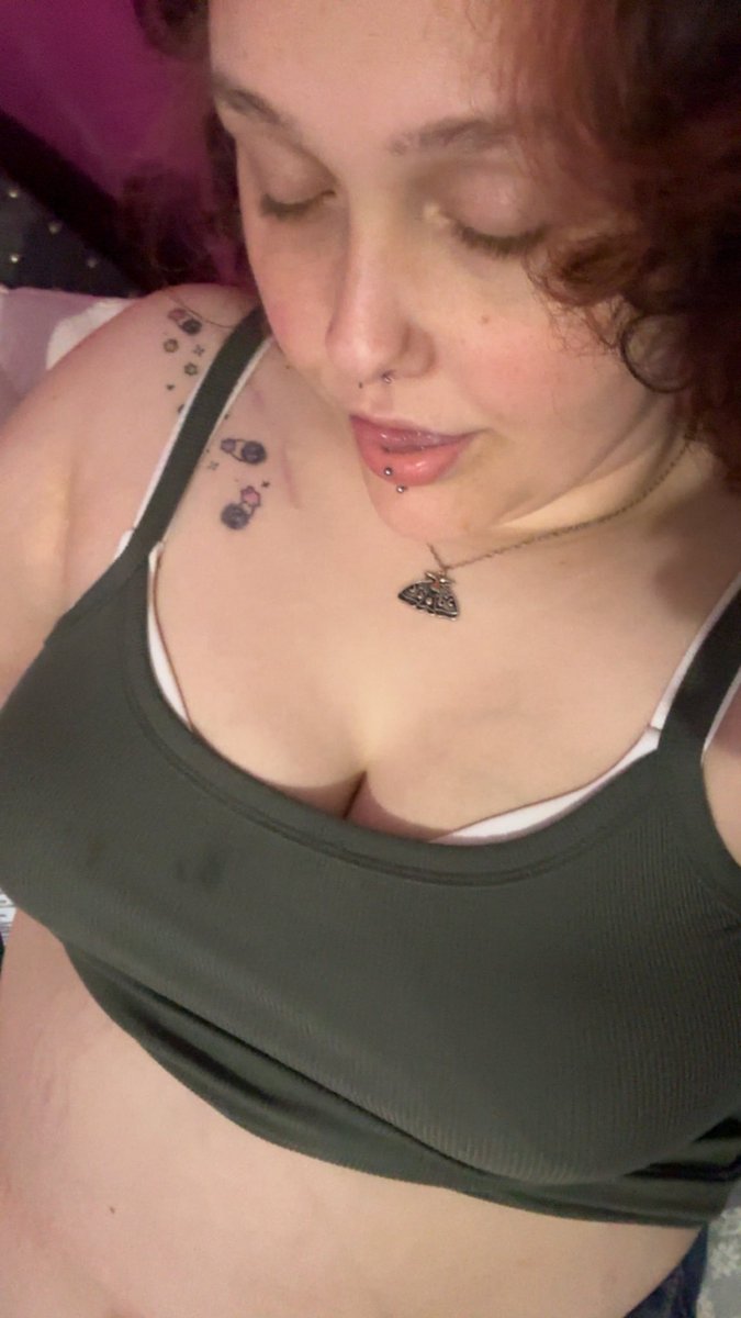 renearose23's tweet photo. #chubbychasers #fatgirl #plussize #fat #OF #creator #domme #thick #hot #nsfwtwtًً https://t.co/G7nxBiOCuB
