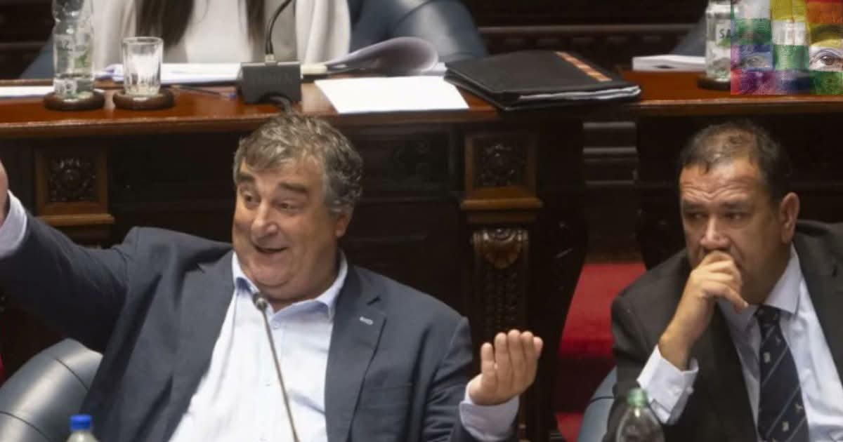 ✔️El Senado aprobó y dio sanción definitiva al proyecto contra el lavado de activos .
☝️Adivina quienes votaron en contra⁉️
 👇Acertaste,los reyes del pescado congelado :
Carmen Asiaín (PN)
Sergio Botana (PN)
Carlos Camy (PN)
Sebastián Da Silva (PN)
Alejandro Draper (PN)
Javier