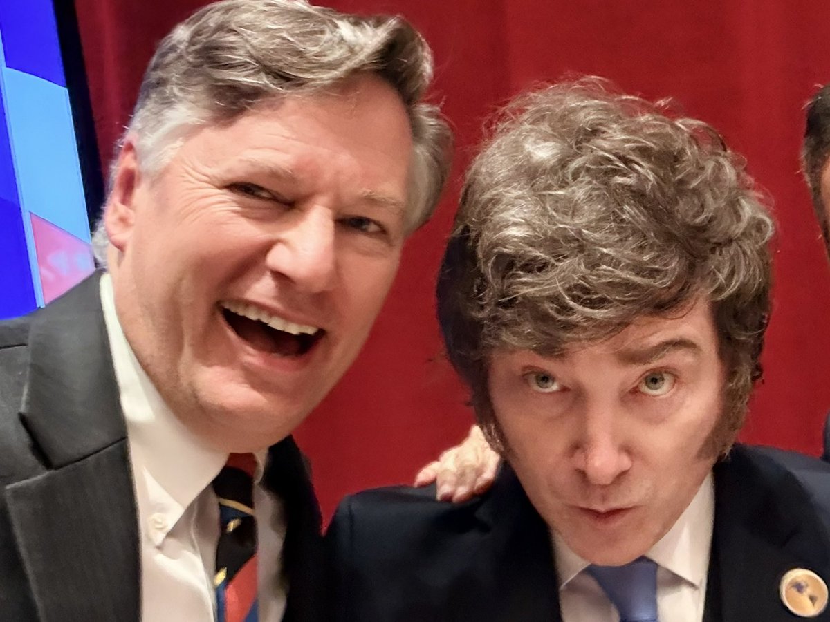 Christopher Landau tweet media