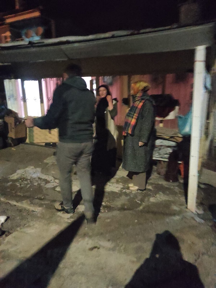 İlçe Kadın Kolları Başkanımız <a href="/Sevdacicek25/">Sevda Çiçek</a> ve yönetimi ile birlikte iftar sonrası hanelerimizi ziyaret ederek vatandaşlarımızla bir araya geldik. 🌙
<a href="/tugbaisikercan/">Tuğba IŞIK ERCAN</a> <a href="/ArvasAbdulahat/">Abdulahat Arvas</a> <a href="/zerrin_alpaslan/">Zerrin Alpaslan</a> <a href="/AKKADINGM/">AK Parti Kadın Kolları</a> <a href="/akkadinvann/">AK Kadın Van</a> <a href="/agirtass324/">Sevda Gündoğdu</a>