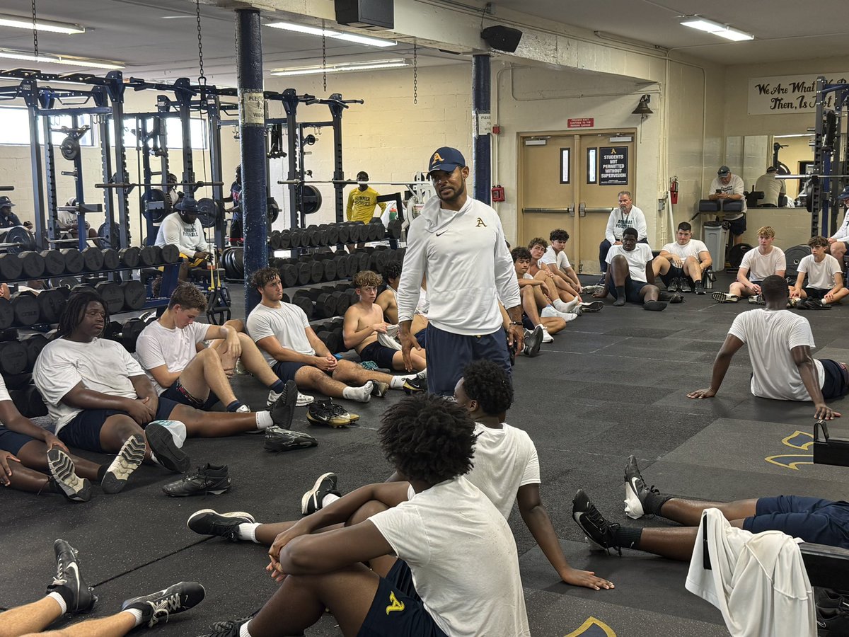 Aquinas Football tweet media