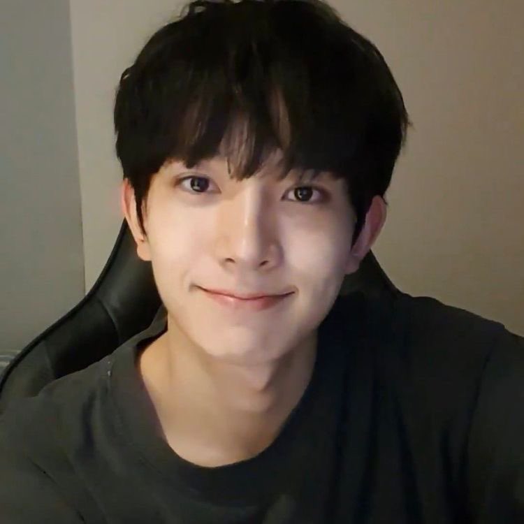 cc35411's tweet photo. A collection of memories by SJR
. 
. 
. 
. 
— To Lee Heeseung , who was and still is my entire universe 🤍 https://t.co/G3kefUZhUx