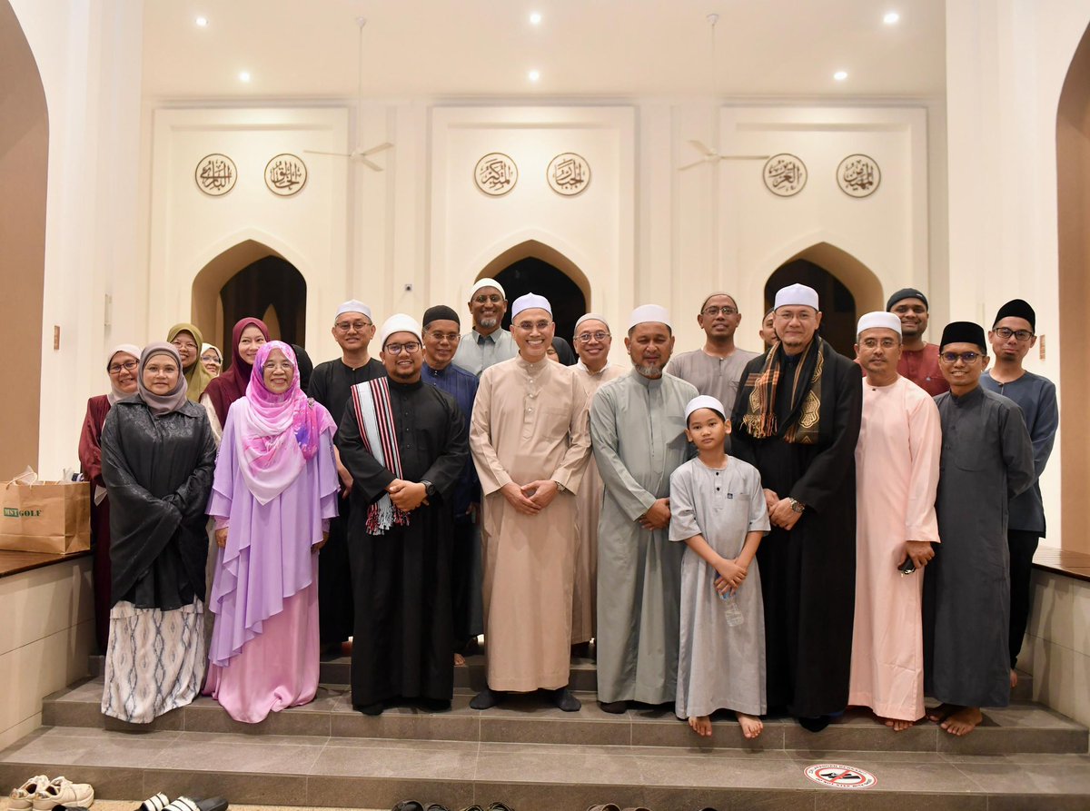 MohdShukriYajid's tweet image. A blessed evening at the Masjid Tengku Ampuan Jemaah in Bukit Jelutong for our annual Iftar gathering, organised by @msumcmalaysia. A chance to reconnect with colleagues, friends, and the community, embracing the true spirit and warmth of #RamadanVibes together. #Ihyaramadan
