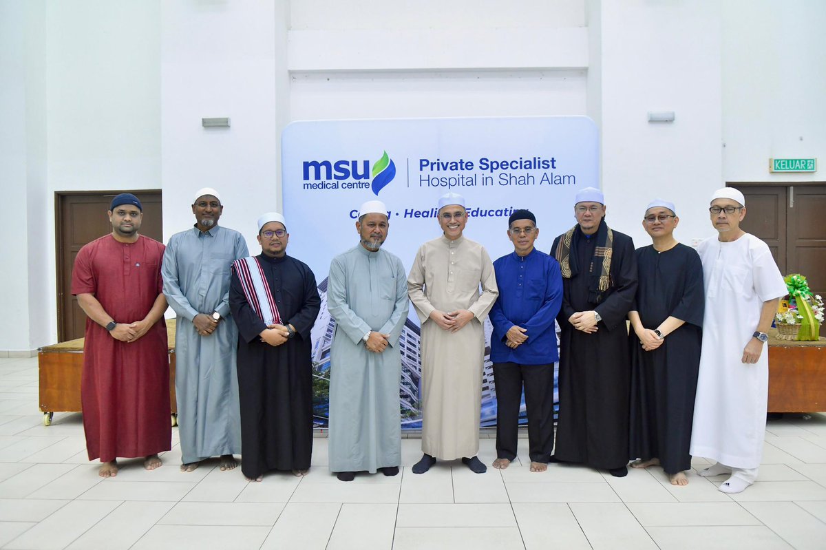 MohdShukriYajid's tweet image. A blessed evening at the Masjid Tengku Ampuan Jemaah in Bukit Jelutong for our annual Iftar gathering, organised by @msumcmalaysia. A chance to reconnect with colleagues, friends, and the community, embracing the true spirit and warmth of #RamadanVibes together. #Ihyaramadan