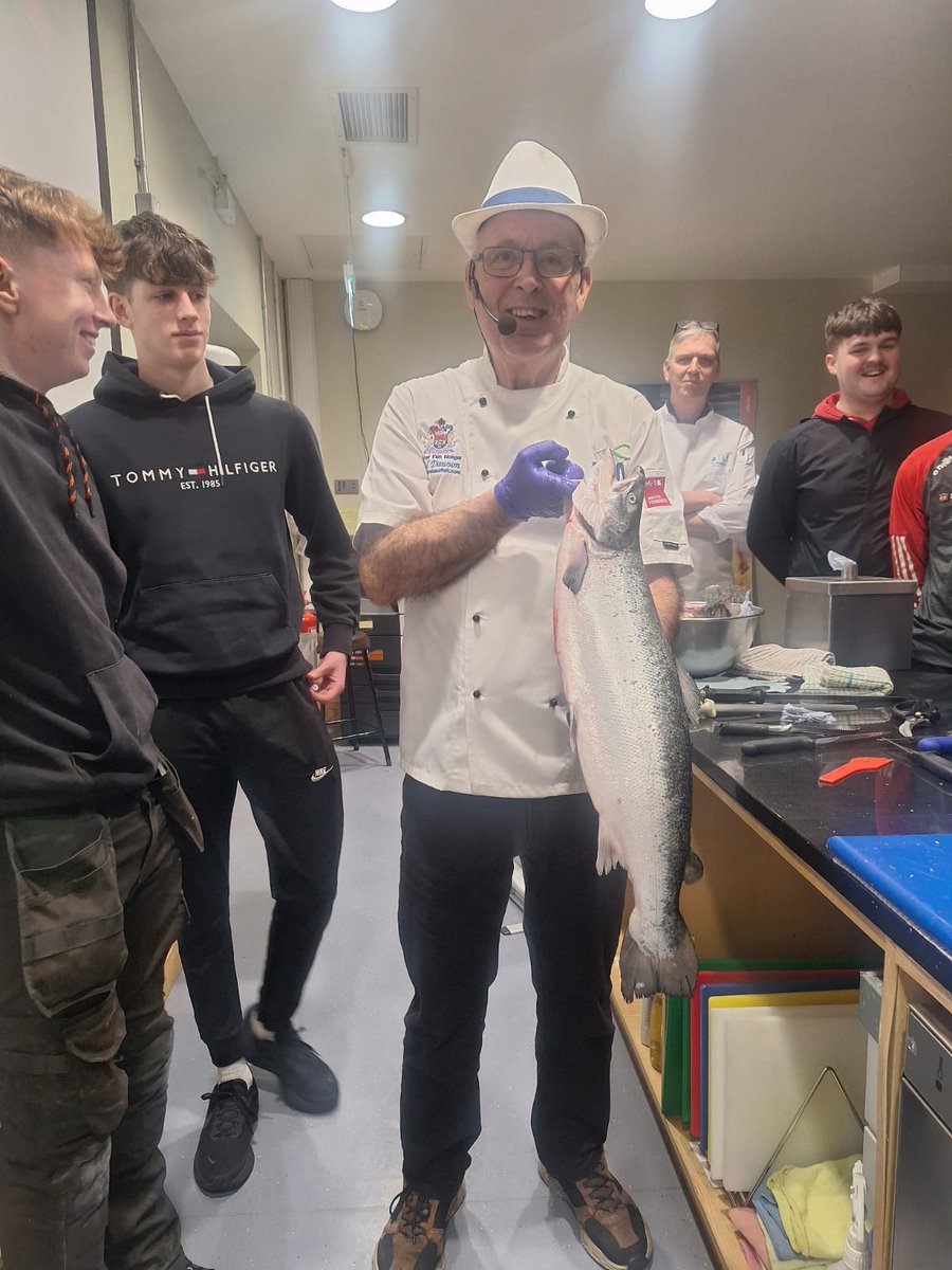 Hal Dawson Master Fishmonger Seafish Ambassador NI tweet media