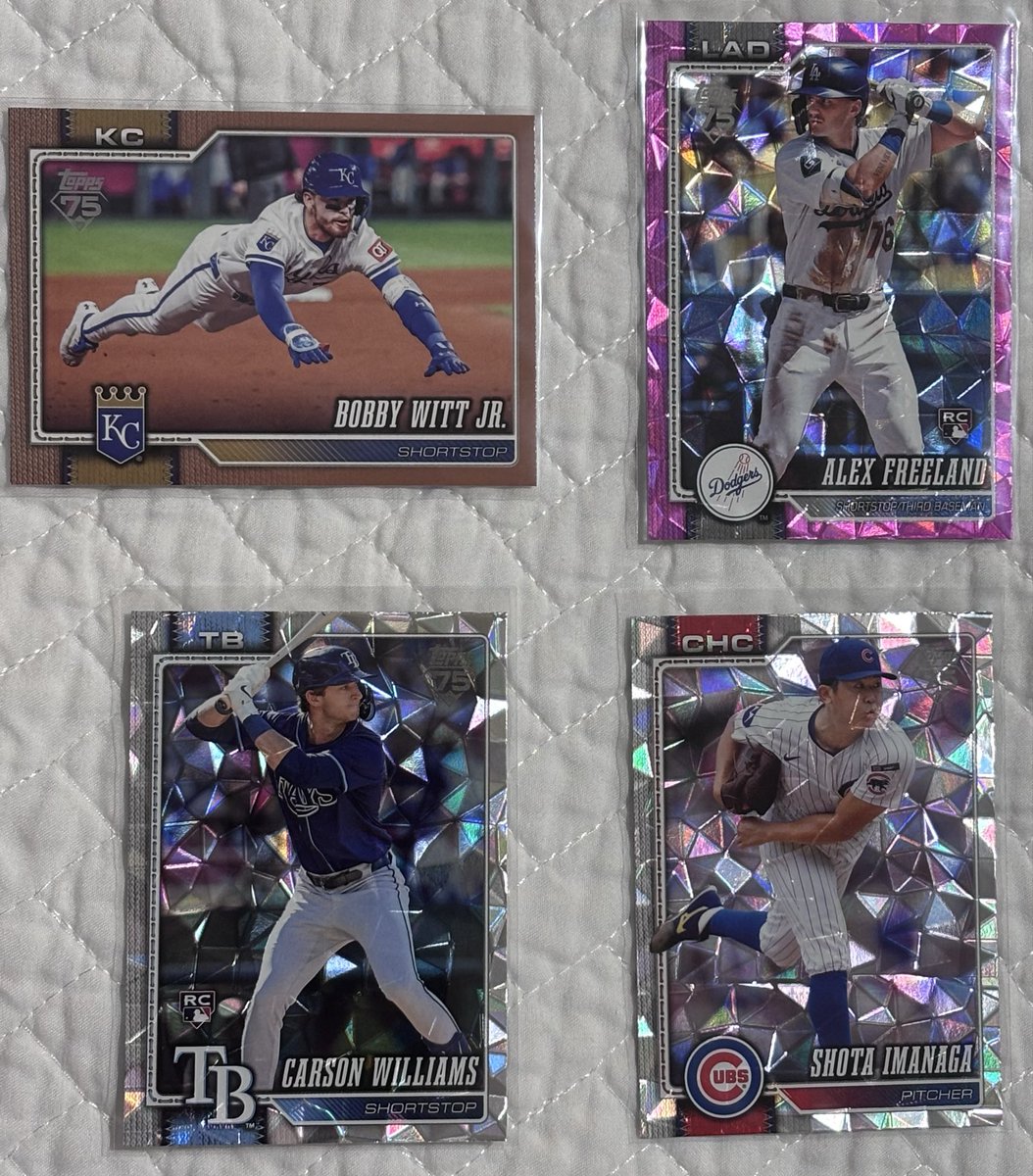 YamsCFB's tweet photo. Some fun pulls tonight while watching USAs fate. @CardPurchaser https://t.co/uTJQCqG3XW
