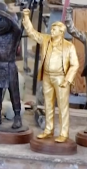 PitBull76343428's tweet photo. Special Message to Doug Ford and Mark Carney,  want to piss of Donald Trump big time, find the Artist who did this statue and ask him if you can buy it, whole lot cheaper than a football commercial or ask if the statue can be rented. If either option is available take it and park it the north entrance  with bill board stating the each country's daily losses. 

Probably would support feeding the Pigeons or something like that.