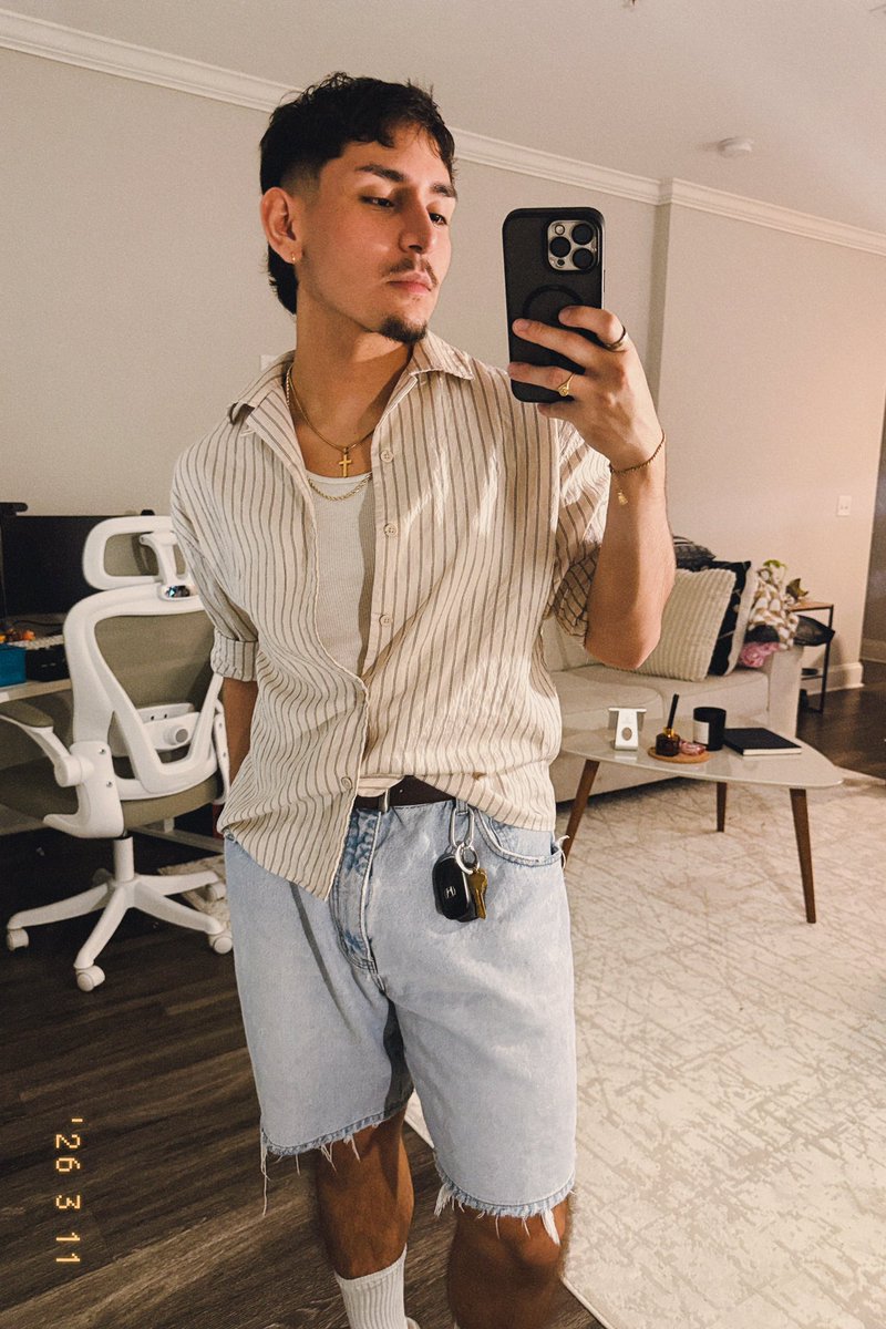 _Victor_HP_'s tweet photo. Pretty boy vibes? https://t.co/gIF9MgJdBI