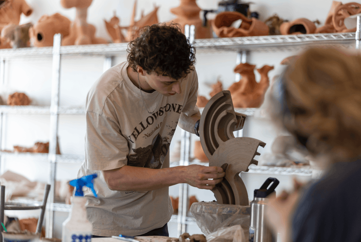 KnoxCollege1837's tweet image. Reading Days are here which means finals start Friday! Take a breath, grab your favorite study spot, and let’s finish this term strong! 🦊✨ #KnoxProud #PrairieFire #StudyMode