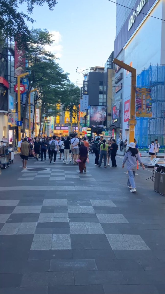 tabiyujin8's tweet photo. 台湾の空港乗り継ぎが神だった🇹🇼✈️

桃園国際空港で乗り継ぎ中、
無料の半日ツアーを利用して台北を少し散策。

しかも NT$600ギフト券 も配布中（〜2026/10/31）。
ただの待ち時間が、ちょっとした台湾旅行に。

「台湾半日ツアー無料」でチェックしてみて

#台湾旅行 #桃園国際空港  #トランジット https://t.co/8HyAsgzF5H