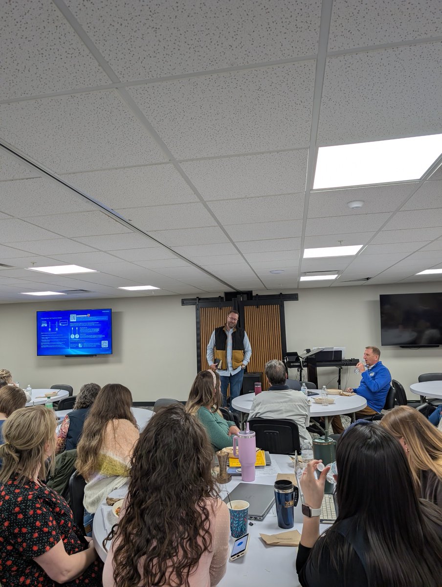 LifeNetworkCO's tweet photo. What a wonderful time at our monthly all-staff meeting! We’re so grateful to Pastor Ross Frisbie from @Pikes Peak Christian Church for sharing an encouraging message that reminded us to keep fighting the good fight and continue the important work ahead. https://t.co/yOGdYApI1u