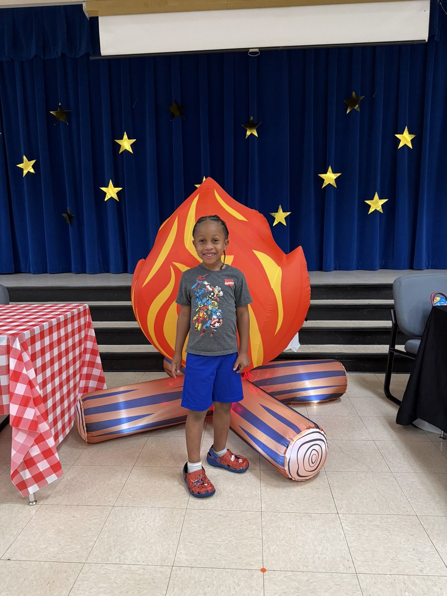 CoachKRiggs's tweet photo. STEM Academic Night. Thank you to all the teachers and staff who stayed late after a long day to create opportunities for him to explore, learn, and grow through STEM. Moments like this mean a lot. Levi had a great time learning and discovering tonight! @HumbleISD_ECC @kteachlse https://t.co/XCb5zrbzgW
