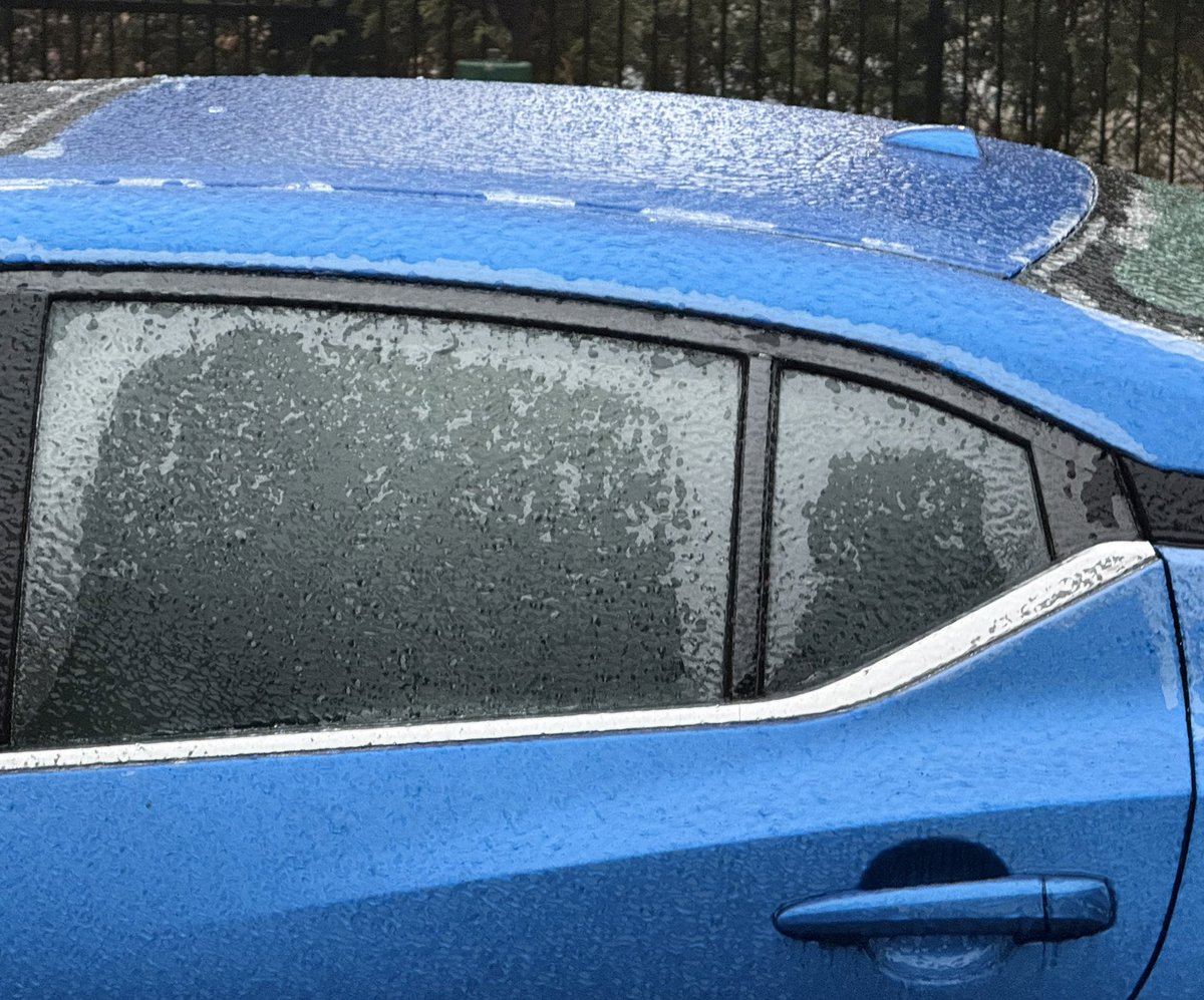 danielbeland's tweet photo. Verglas #Montreal #photos #photography #Quebec #Canada @meteomedia @weathernetwork @Monmontreal #verglas #freezingrain https://t.co/2WP6AwbQMg