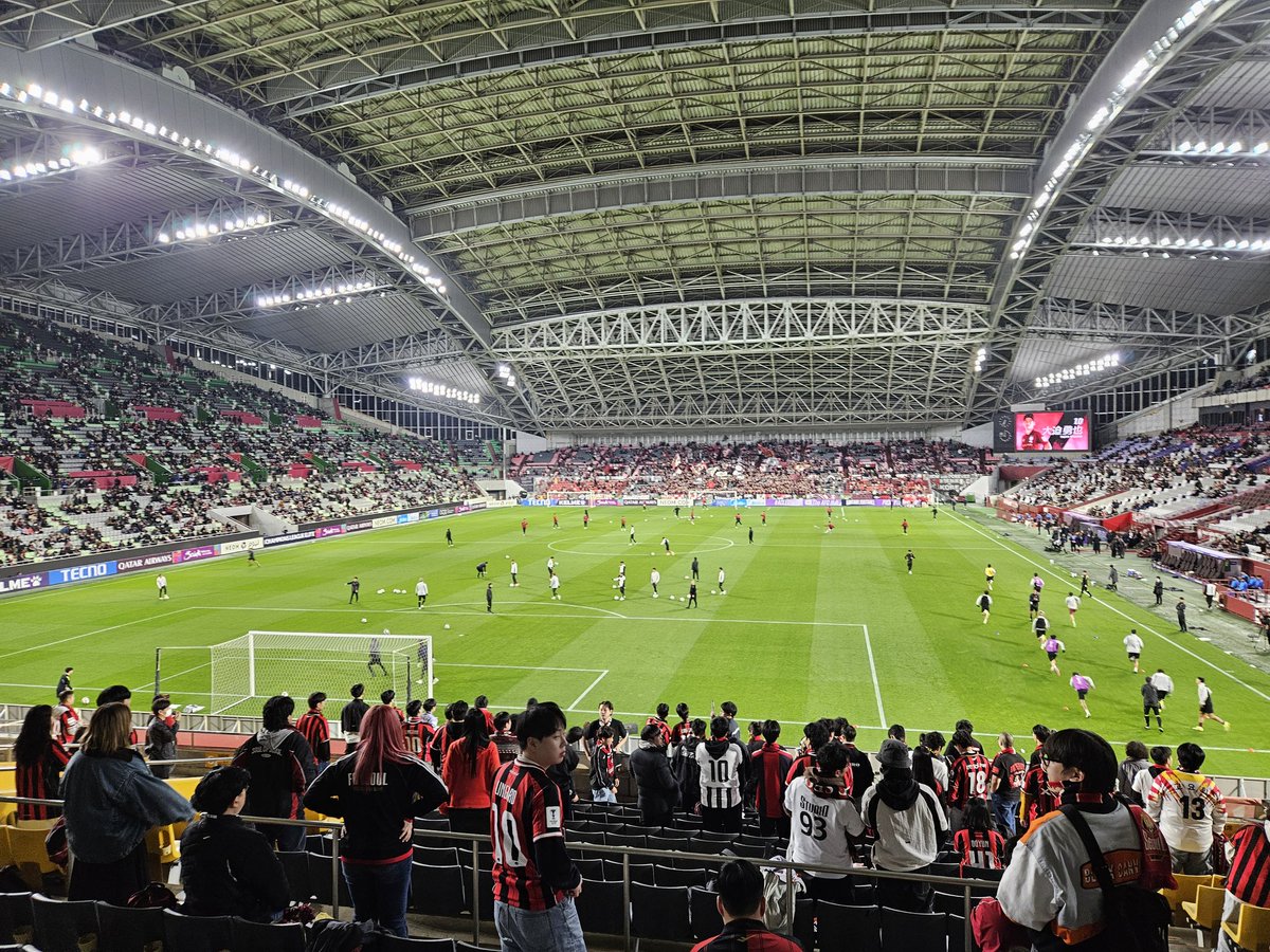 kantora33's tweet photo. 初めてのサッカー海外ビジターでした。勝ちたいですから応援も止まらなかったです。

しかし神戸がもっと強かったです、そしてELEVEN STONESの音量もすごかったです。ご敬意をあげます

まぁ、僕もソウルファンなので悔しいです🥲🥲お疲れ様でした！おめでとうございます⚽️⚽️ https://t.co/suexyV1JfL