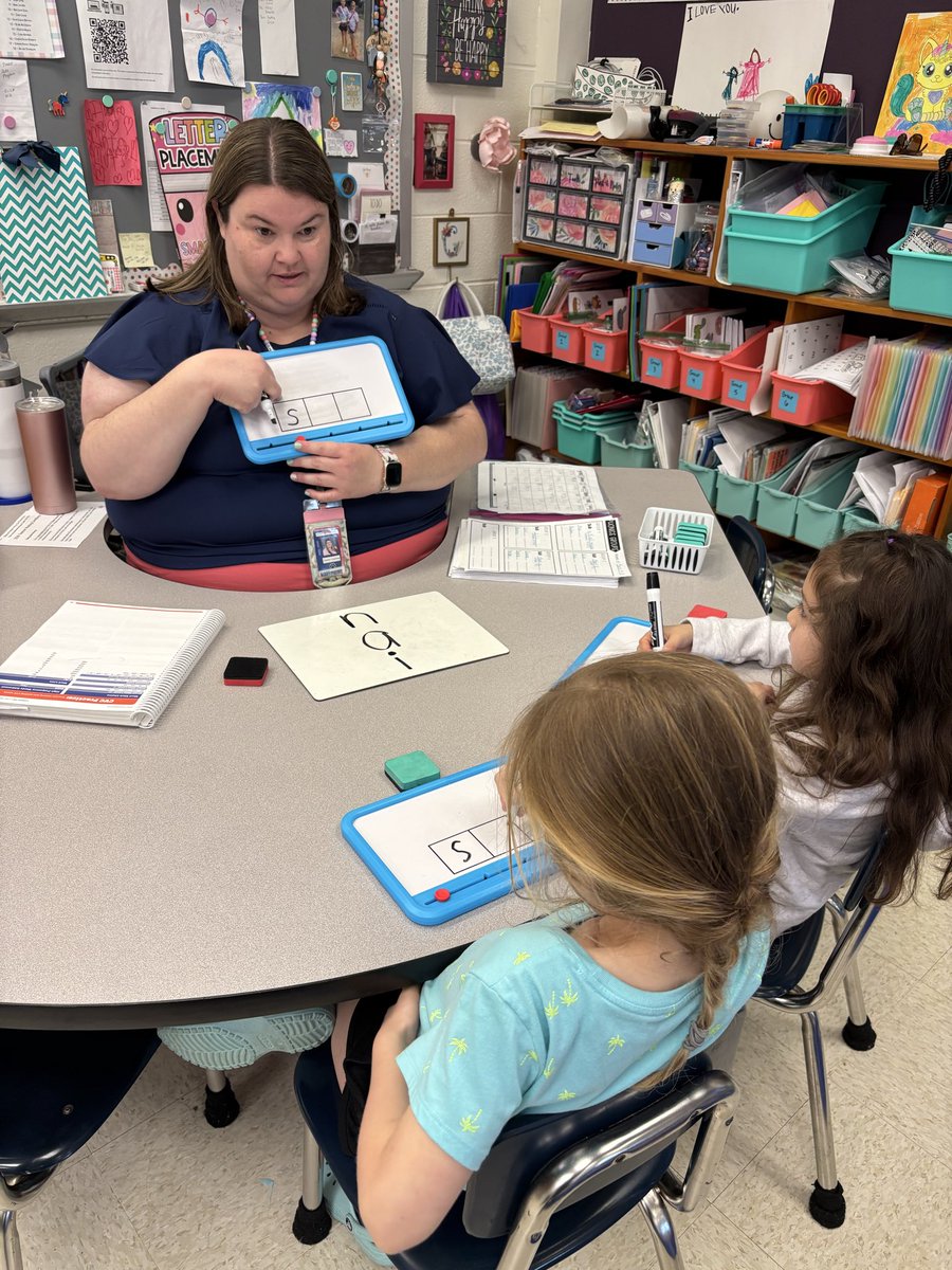 karenwood1's tweet photo. It’s all hands on deck for literacy in @Edenton_Chowan! Literacy leaders from across the NE region were able to visit White Oak Elementary for literacy walkthroughs using @NCDPI_OEL self-reflection tools, and from the superintendent and board member level all the way to the school staff level, it was clear that this team is committed to literacy success for all students! @JIOThompson #NCReadLeadSucceed