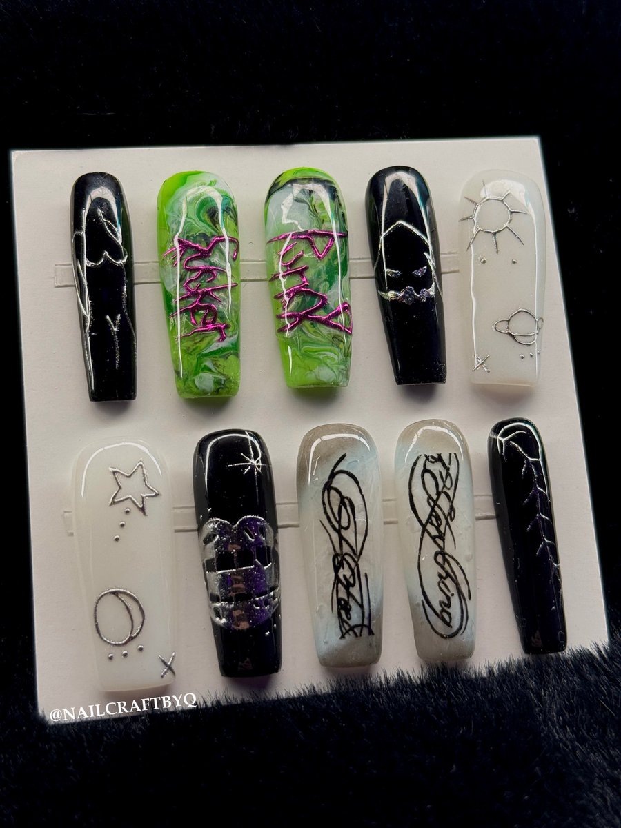 QDlZZLE's tweet photo. i gave these to maggie and she said they were cute🥹 https://t.co/PP1aF4Pbjp
