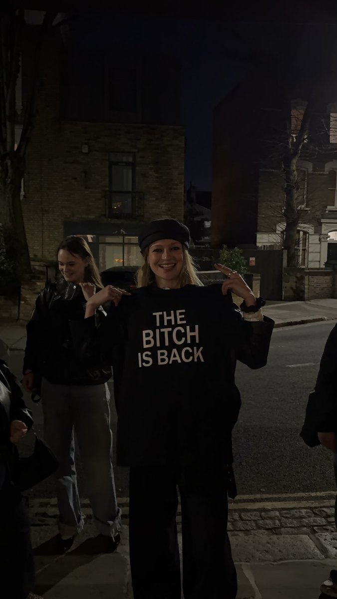 ⋆｡° ✮ robs tweet media