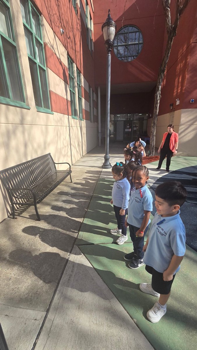 Ms.Stephanie Morales 🌎📚♥️👩‍🎨 tweet media