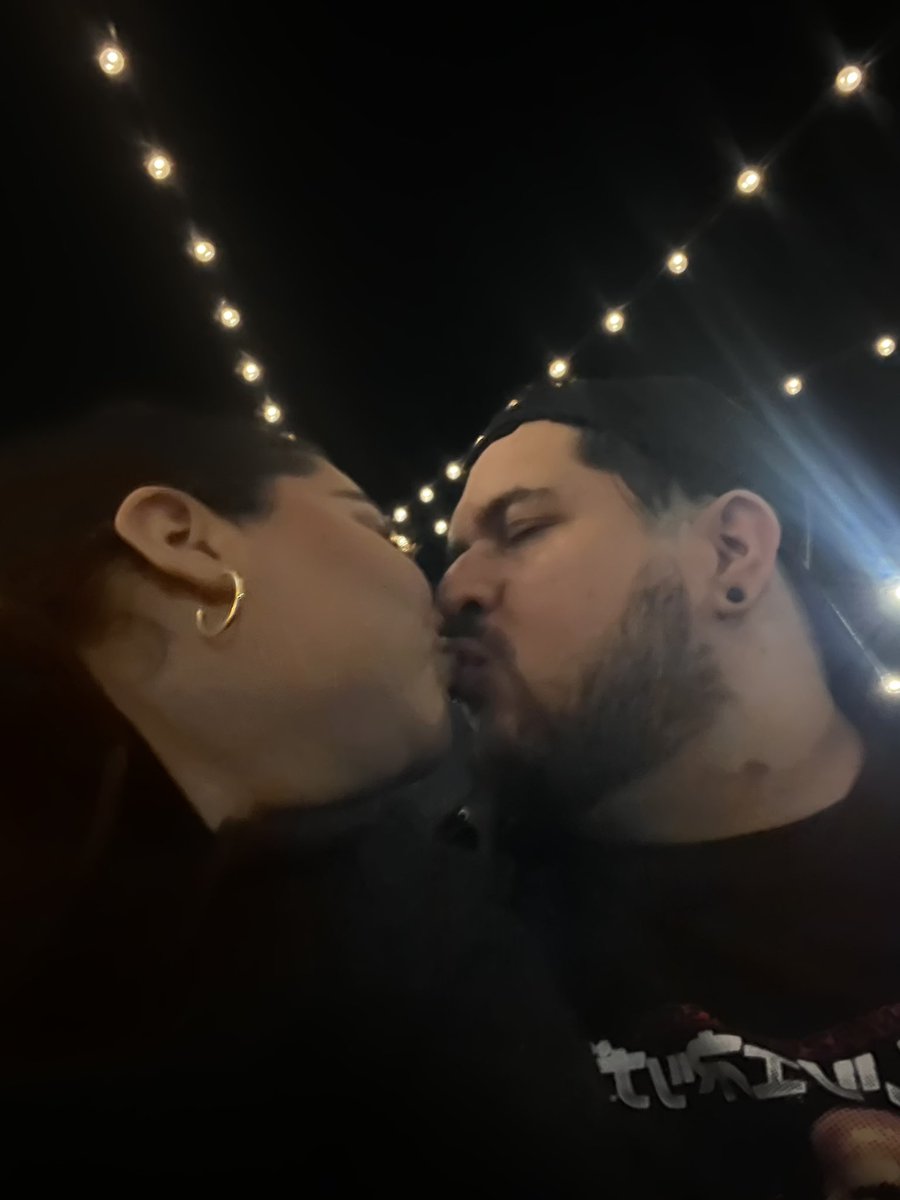 𝚁𝚎𝚗𝚎 🐝 🇸🇻 𒉭 🫓 tweet media