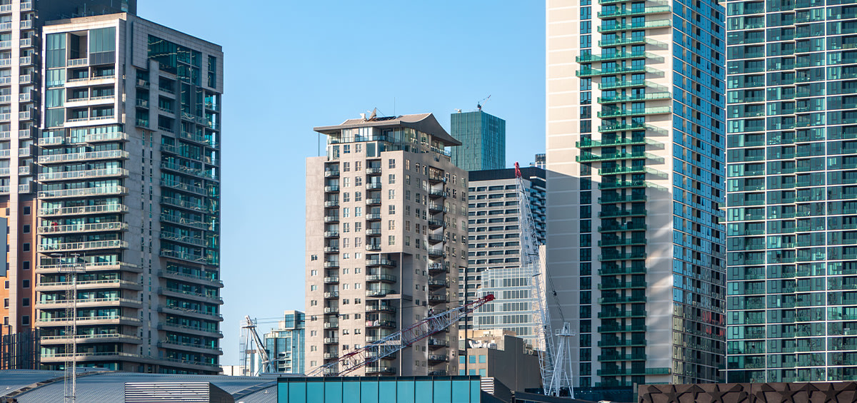 REBAustralia's tweet image. In several Australian capital cities, rising rents have made buying a unit cheaper than renting, making ownership a better alternative to a crowded rental market. #Cotality #Rentals #Repayments

Read the latest ⬇️  
bit.ly/4ddPoK3