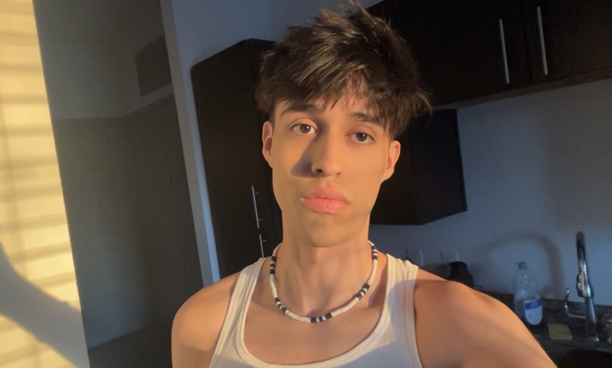 Alex 🦒 tweet media