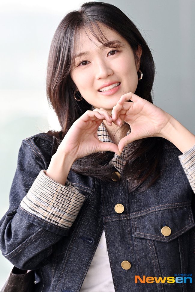 260312 Hyeyoon leaving for Japan!

#김혜윤 #KimHyeYoon