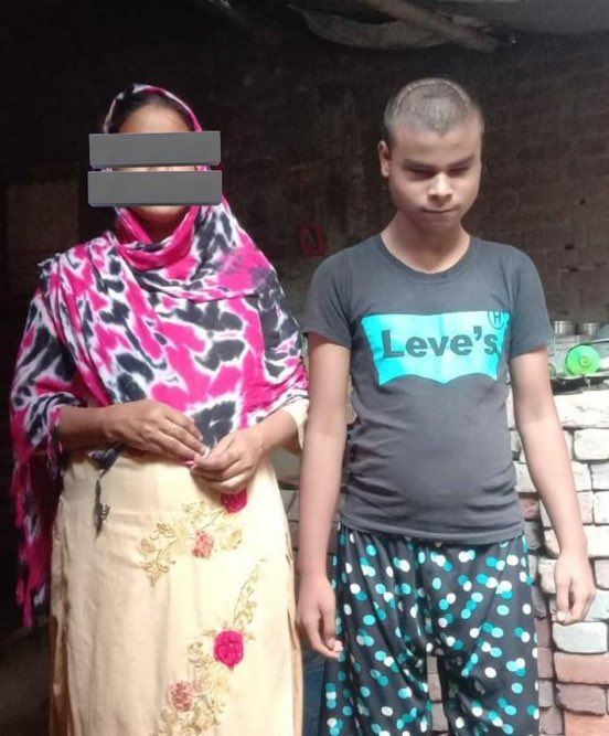 AsianDigest's tweet photo. Hindu neighbor murdered Muslim woman &amp; her blind son.

On the night of the murder, he entered the house on the pretext of returning the money...raped the woman. When she resisted, he murdered her.
The visually impaired son Shabnam came to save his mother, and he too was murdered. https://t.co/wpAxdA9sWY