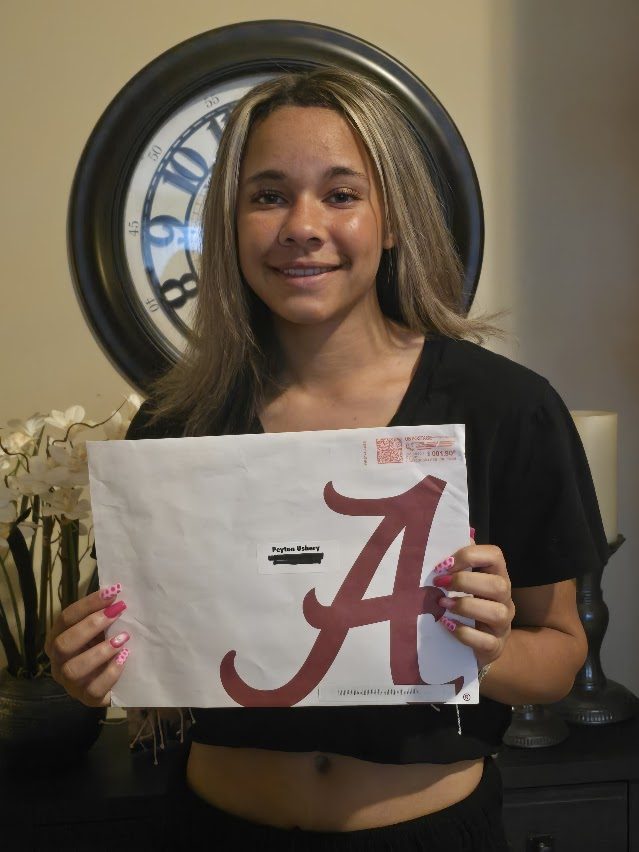 UsheryPeyton's tweet image. Thank you to @UACoachMurphy @KaylaBraud1
@lmcmahon7 @adamarbour @RyanIamurri32 for the mail! appreciate the info on the program.  🫶the Bama experience and the strong start to the season  
#RollTide ❤️🥎#C2028 #RecruitingJourney
#Grateful #DreamBig
@AlabamaSB @armoreliteoneal