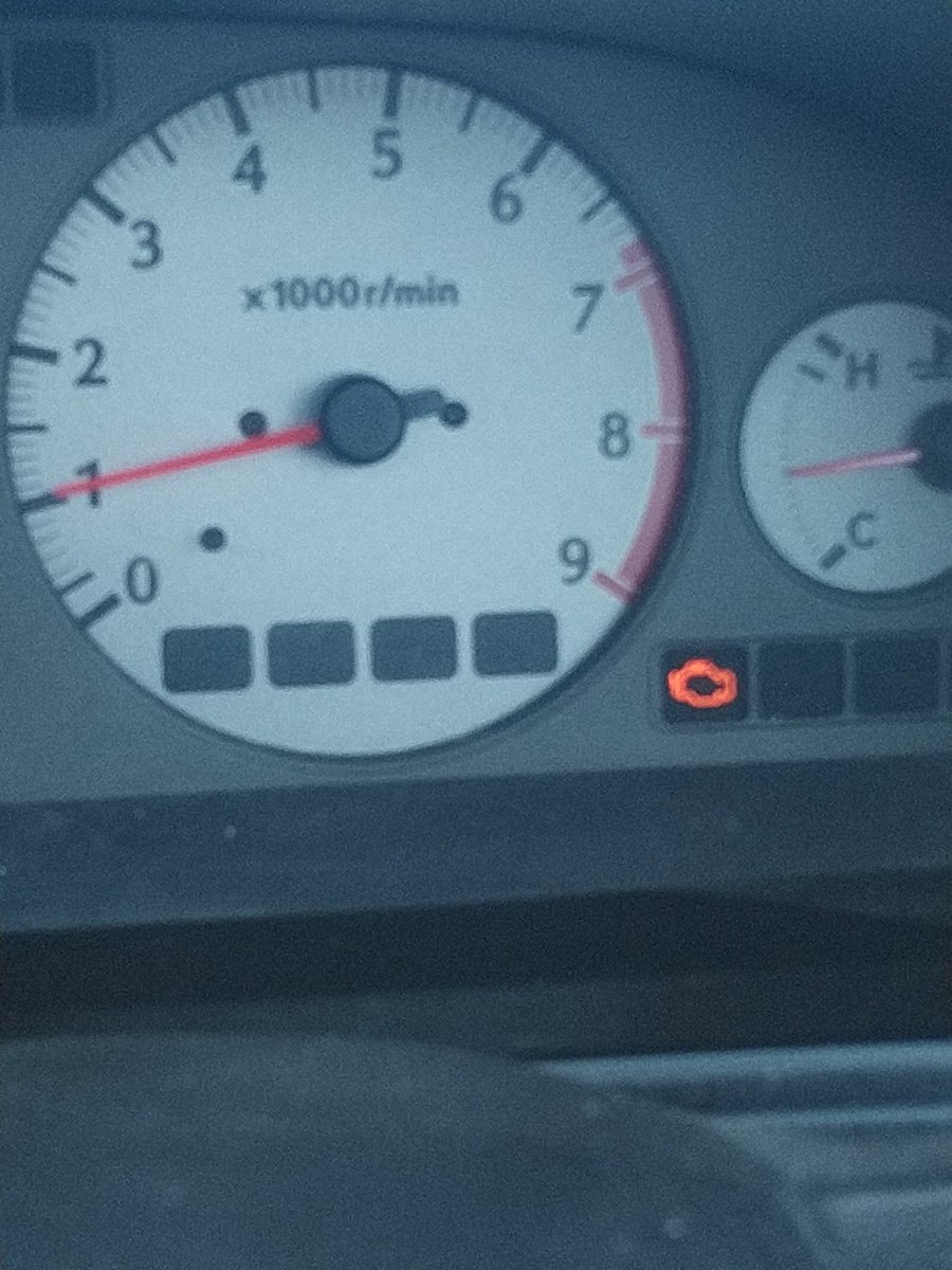 ER34sasaken's tweet image. スカイラインばっかり乗ってたらｽﾃｰｼﾞｱが拗ねた
＃R34
＃WGNC34
＃両方34
＃御老体