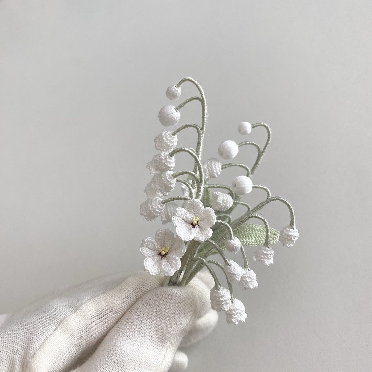 白い桜と白いすずらん

#編み物　#crochet