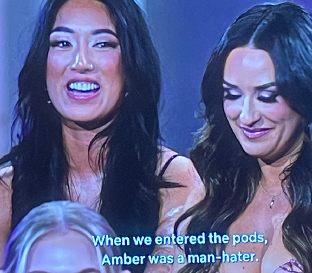 deannaveg's tweet image. I am not being snarky, but how does someone end up being as angry as Amber? Is it from staying in a bad relationship for too long? A string of those? Was she with guys who were cheating and she didn’t know? #loveisblind #LoveIsBlindS10