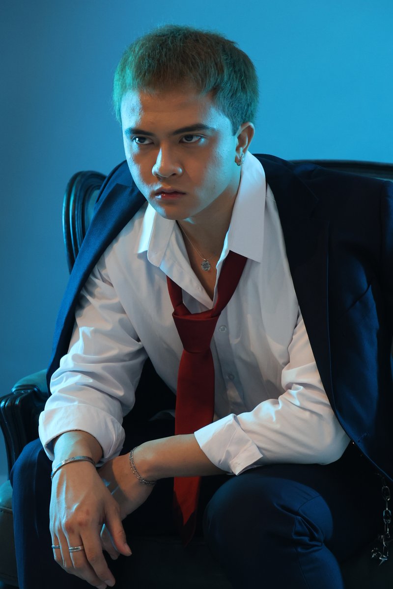 VivaOnePH's tweet photo. Who's this coooooool guy right here? ;)
AkoSiIbarraโs HIT WATTPAD WEBNOVEL โPROJECT LOKIโ Episode 4 streaming 12MN on #VivaOne and #CignalPlay! Directed by #XianLim.
#ProjectLoki #ProjectLokiCloseFriendsCloserEnemies #MichaelKeith #BidaKaDito https://t.co/LEg8KISGQY