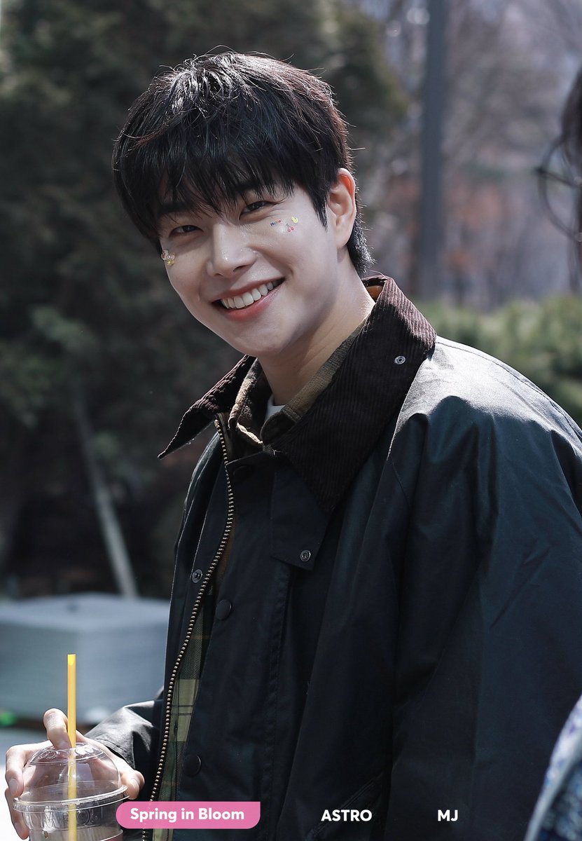 🌸260312 컬투쇼 출근
오늘 명준이 미모 무슨일...🫶🏻🥹🥹
석션 라디오 화이팅이야><🧡
#아스트로 #ASTRO #MJ #엠제이 #김명준 <a href="/MJ_offcl/">MJ OFFICIAL</a>