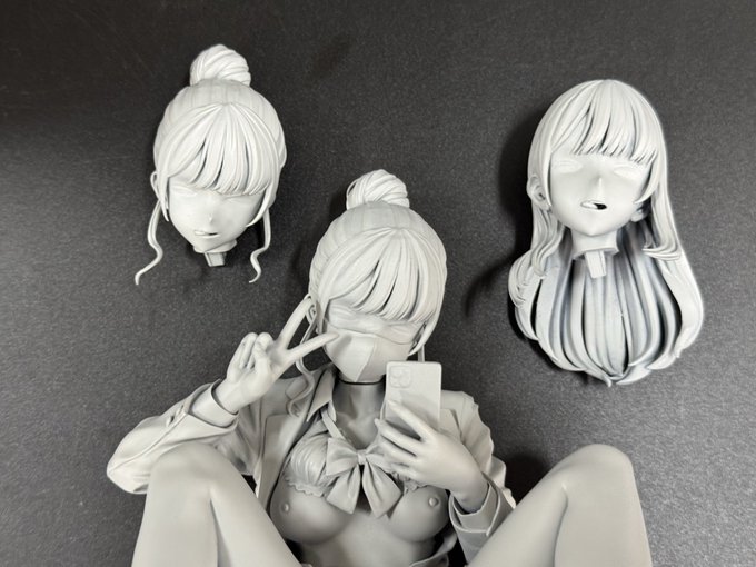 形状確認の仮出力で原型修正箇所もまだまだありますが。お団子ヘアスタイルって可愛いですよ。
すごくイイです。 