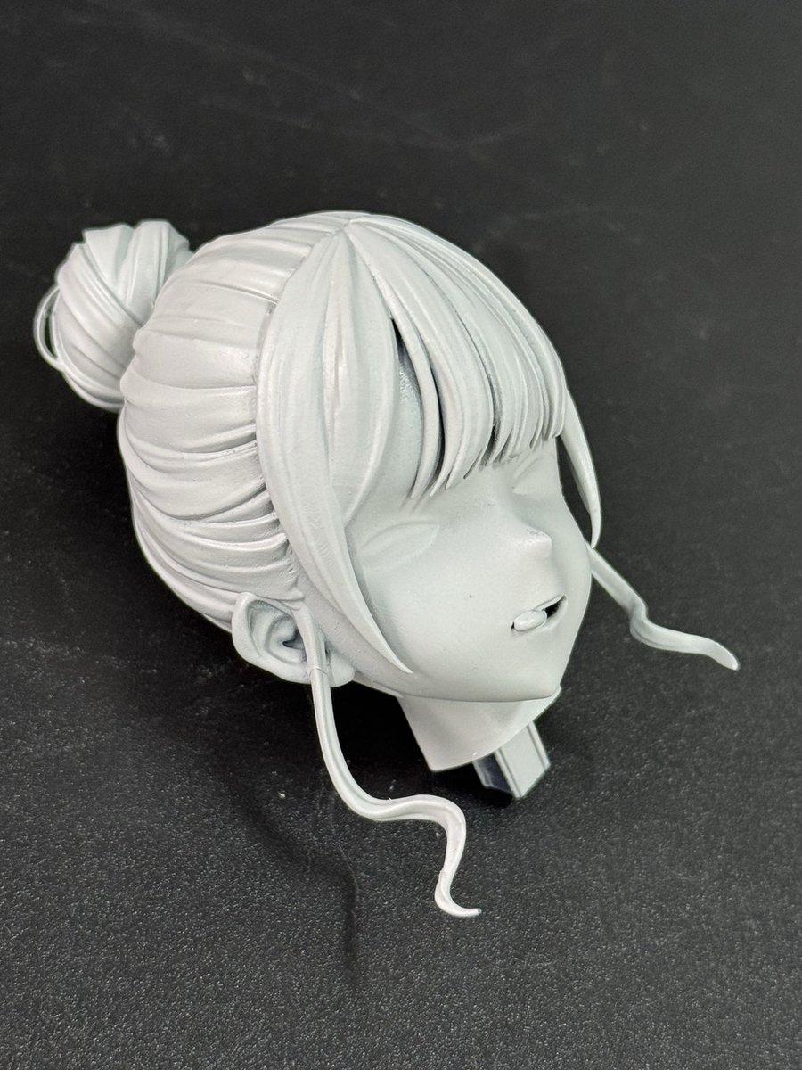 形状確認の仮出力で原型修正箇所もまだまだありますが。お団子ヘアスタイルって可愛いですよ。
すごくイイです。 