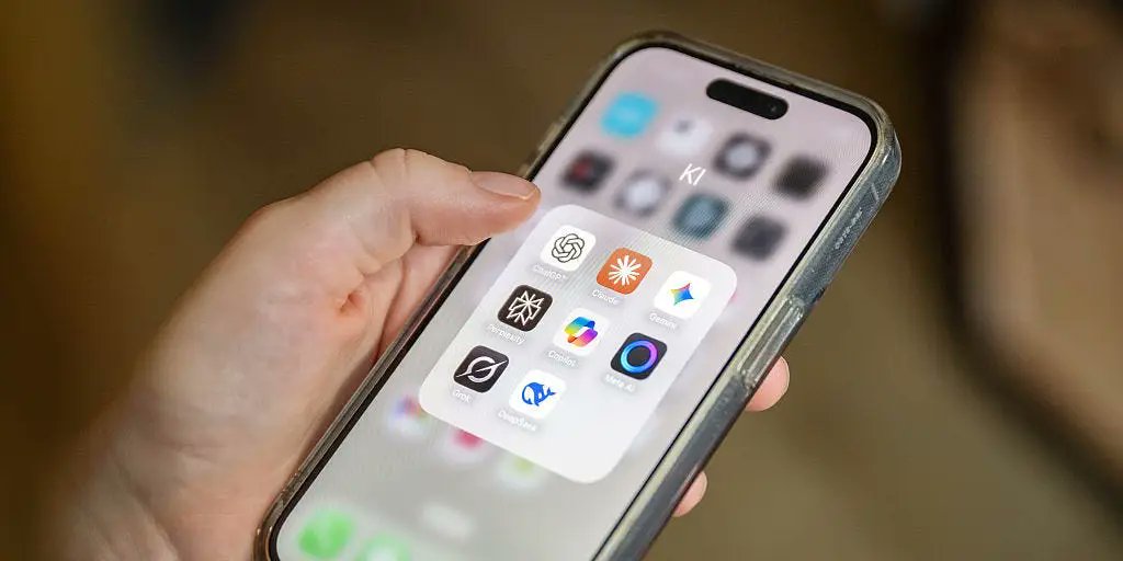 Claude just hit #1 on the App Store right as OpenAI gets heat for Pentagon ties.

Funny how fast users vote with their wallets when ethics are on the line.