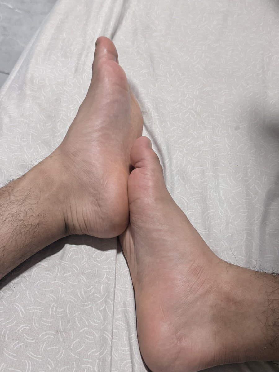 SollanoDaniel's tweet photo. Face / feet 

What do you like most about a body? https://t.co/Etw0PDgepy
