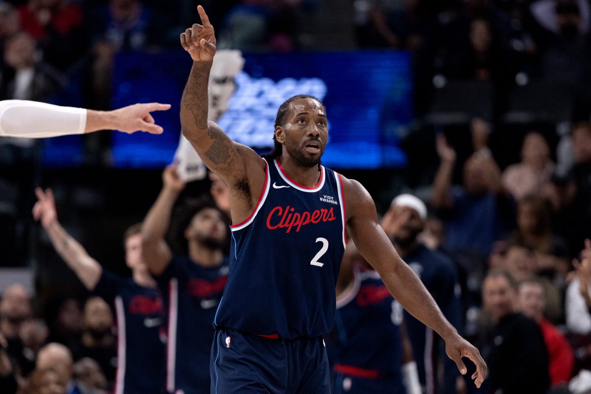 OptaSTATS's tweet photo. Kawhi Leonard of the @LAClippers is the second player in NBA history to have a game with:

45+ points
5+ rebounds
5+ assists
75% FG shooting
0 fouls

The other was Wilt Chamberlain on March 18, 1968. https://t.co/KBD6M1ew8j