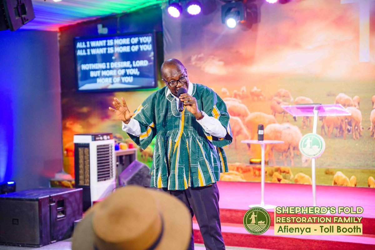 theSFRF's tweet photo. Hello family enjoy some beautiful scenes from this Sunday's communion service #SFRF #TIMESOFRESTORATIONSERVICE #ThanksgivingService https://t.co/nOvrR4wqwK