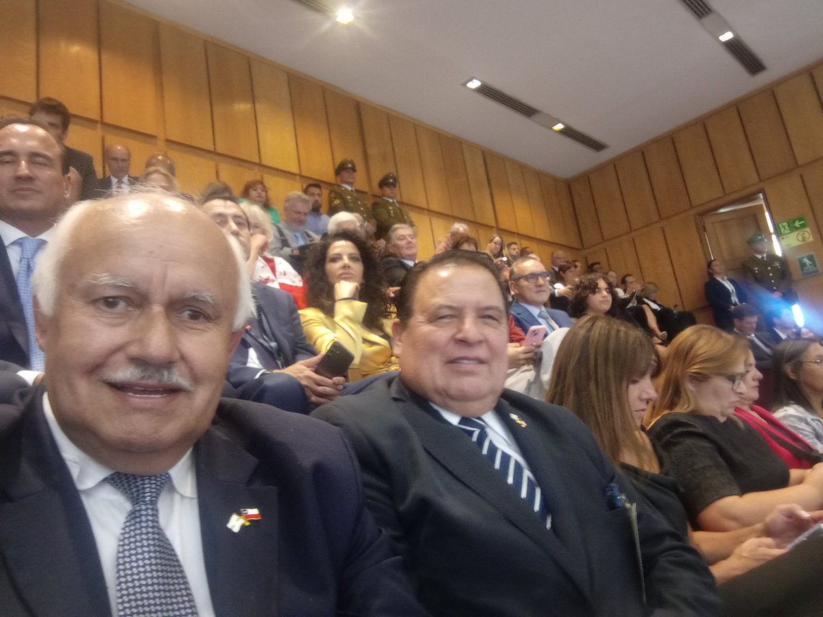 HectorPachecor's tweet photo. Estuve en @Congreso en #Valparaiso invitado por @SenadorIvanFloresG en Ceremonia cambio de mando de @GabrielBoric #Presdiente @joseantoniokast cómo @CoredelosRios y Presidente @Ancore_oficial junto a colegas JCFarias y Marisol Bahamonde y nuevos @Camara_cl y @Senado_Chile #Chile https://t.co/9ie4M5mAcC