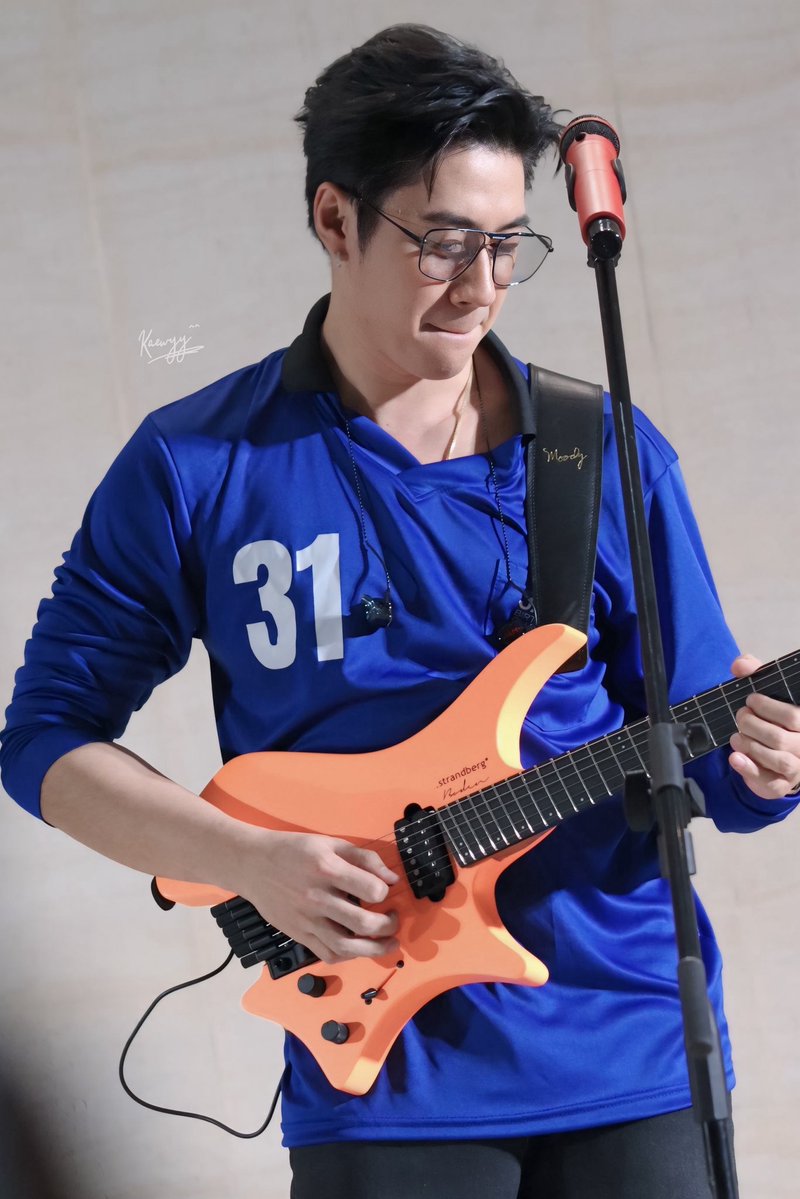 The early birds are here❣️
มีโอกาสมาเชียร์ ลช จาก การโหวต ของแฟนๆชาวเวียดนาม นะคะ 
“ก๋ามเอินเหงี่ยว จุ๋งแอง-ฉิ, เหงื่อยเหวียดนาม”
รอฟังจากแจมมี่นะครับ

ขวัญใจมหาชนของพวกเรา

#แจมรชตะ
#9entertainawards2026
#9entertain
#9entawards2026xThonburiPhanich
#ThonburiPhanich
#MCOT