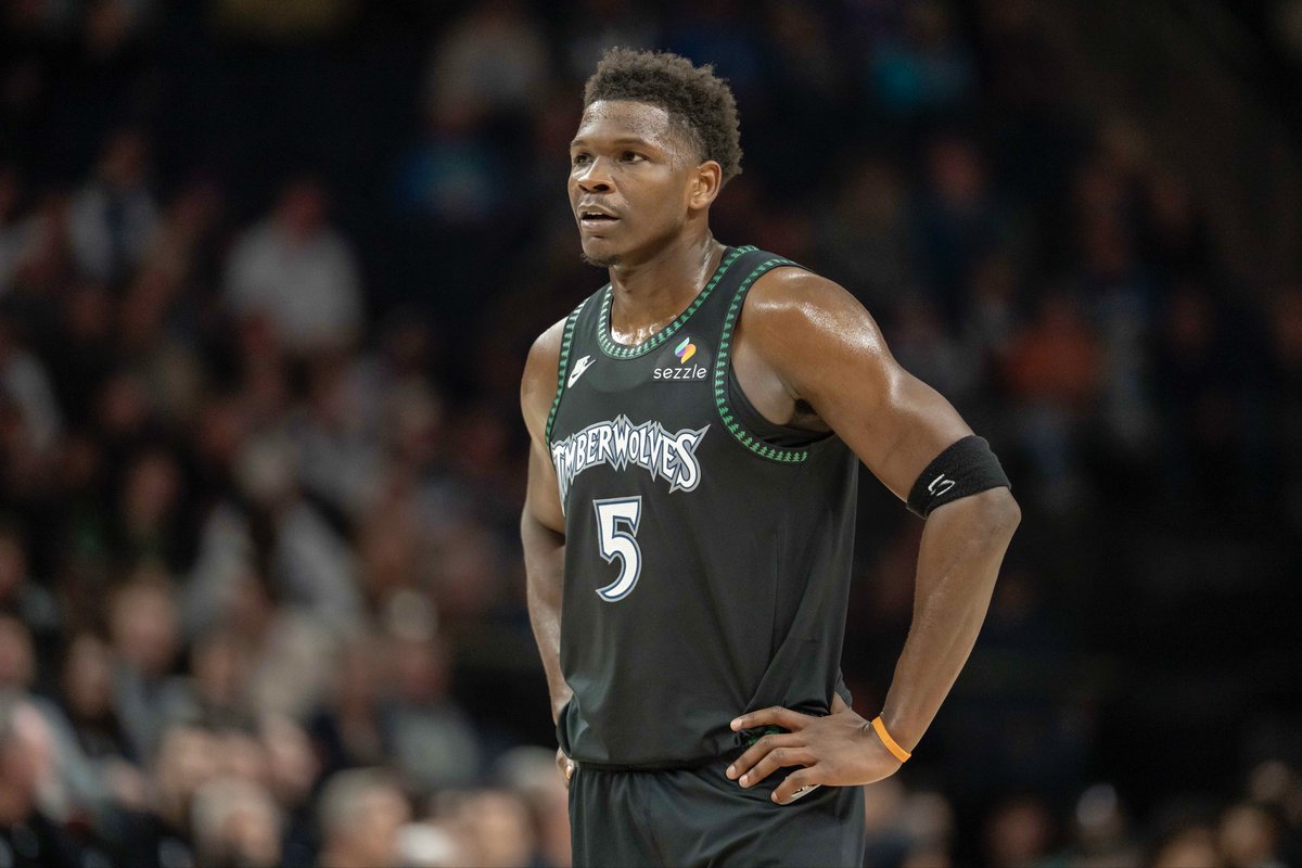 Underdog's tweet photo. The Minnesota Timberwolves are 26-13 when Anthony Edwards scores 30 PTS or less. 

The Wolves are 14-13 when Ant scores more than 30. https://t.co/TzXne1Vnmk