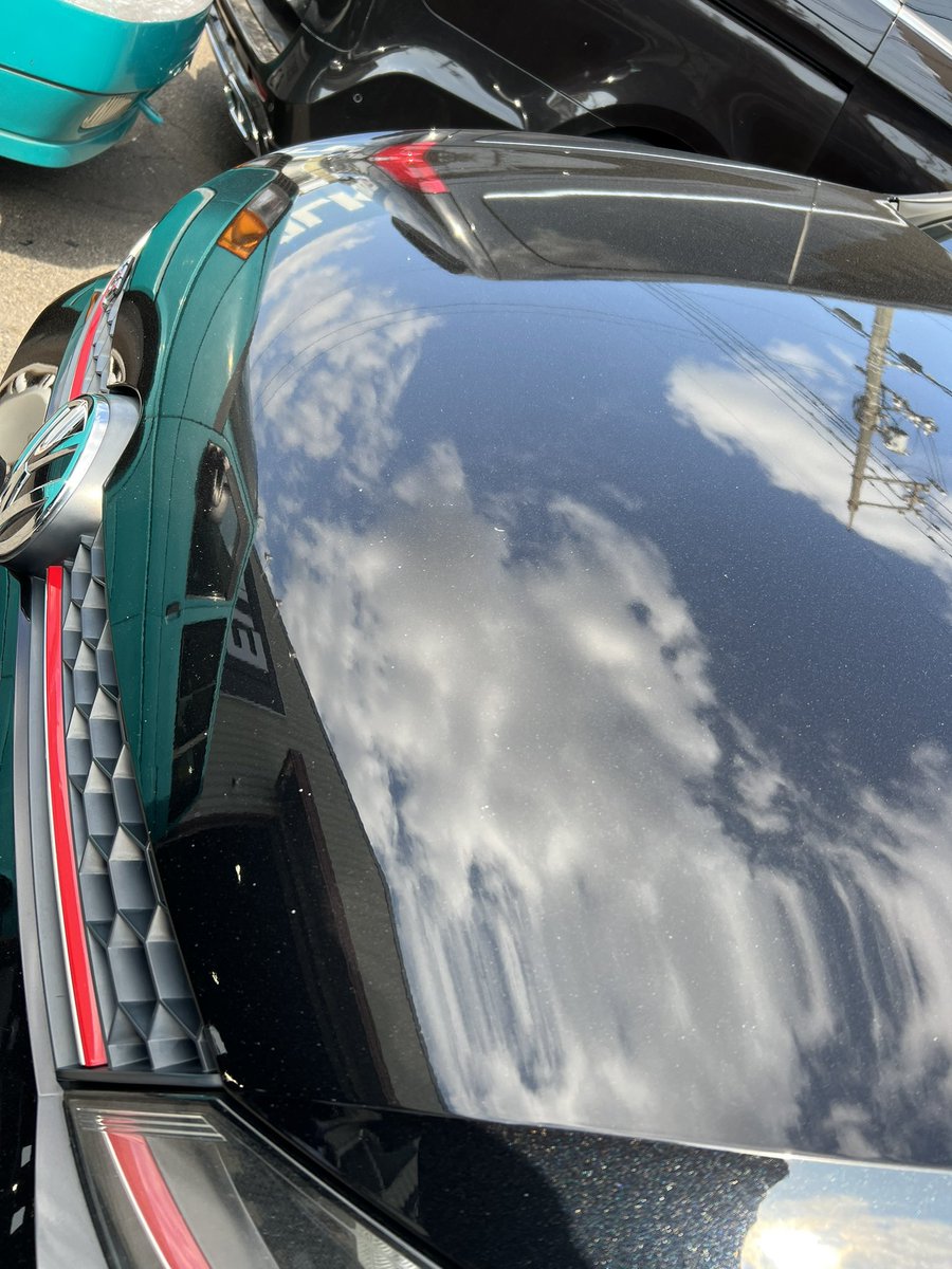 EUROStageTsune's tweet photo. ゴルフ7GTI CSのお客様がETCCの申し込みでご来店です☺️
今回もタイムアタックに参加です👍
フルバケも買われて車も進化してますね!
楽しみです!!
…歴戦の飛び石が増えてますがいつも車は綺麗です🎊
#EUROStage #VW #Audi #岡山県 #倉敷市 #ETCC #岡山国際サーキット https://t.co/ZWIp8VD30Q