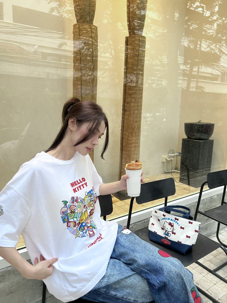 Jennie_naruemon 😽💛 tweet media