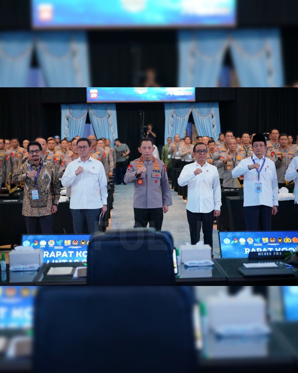 PolresTW's tweet photo. Kepolisian Negara Republik Indonesia akan menggelar Operasi Ketupat pada 13–25 Maret 2026 guna memastikan keamanan dan kelancaran arus mudik serta balik Lebaran. Polri Memastikan Kelancaran Perjalanan Masyarakat demi #MudikAmanBahagia https://t.co/zhyznbG7VT