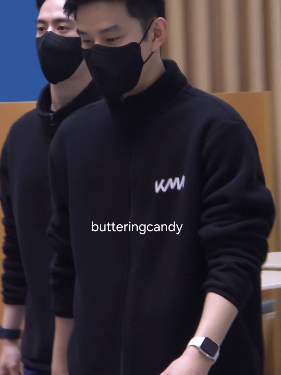 คนพี่ใส่รุ่น ultra คนน้องใส่รุ่นปกติ แล้วยังเป็น 42mm 😭😭😭😭😭😭😭😭😭