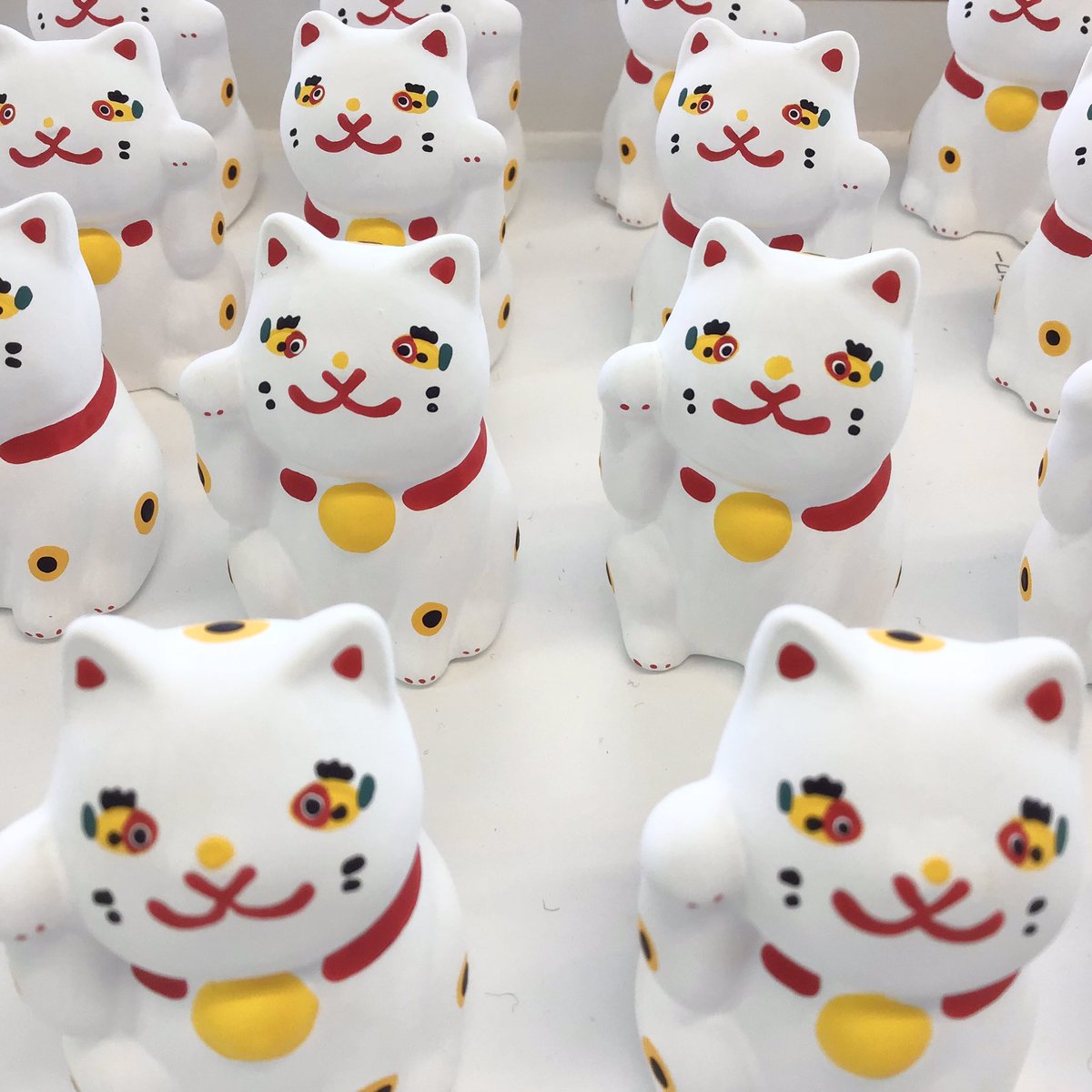 #おめめが黄ぶなの招き猫 が店頭にいなかったので増やしておきました。今回はタレ目気味の子が多めの気がします。元気にお迎えをお待ちしております✊😺
#黄ぶな #きぶな #黄鮒 #宇都宮市