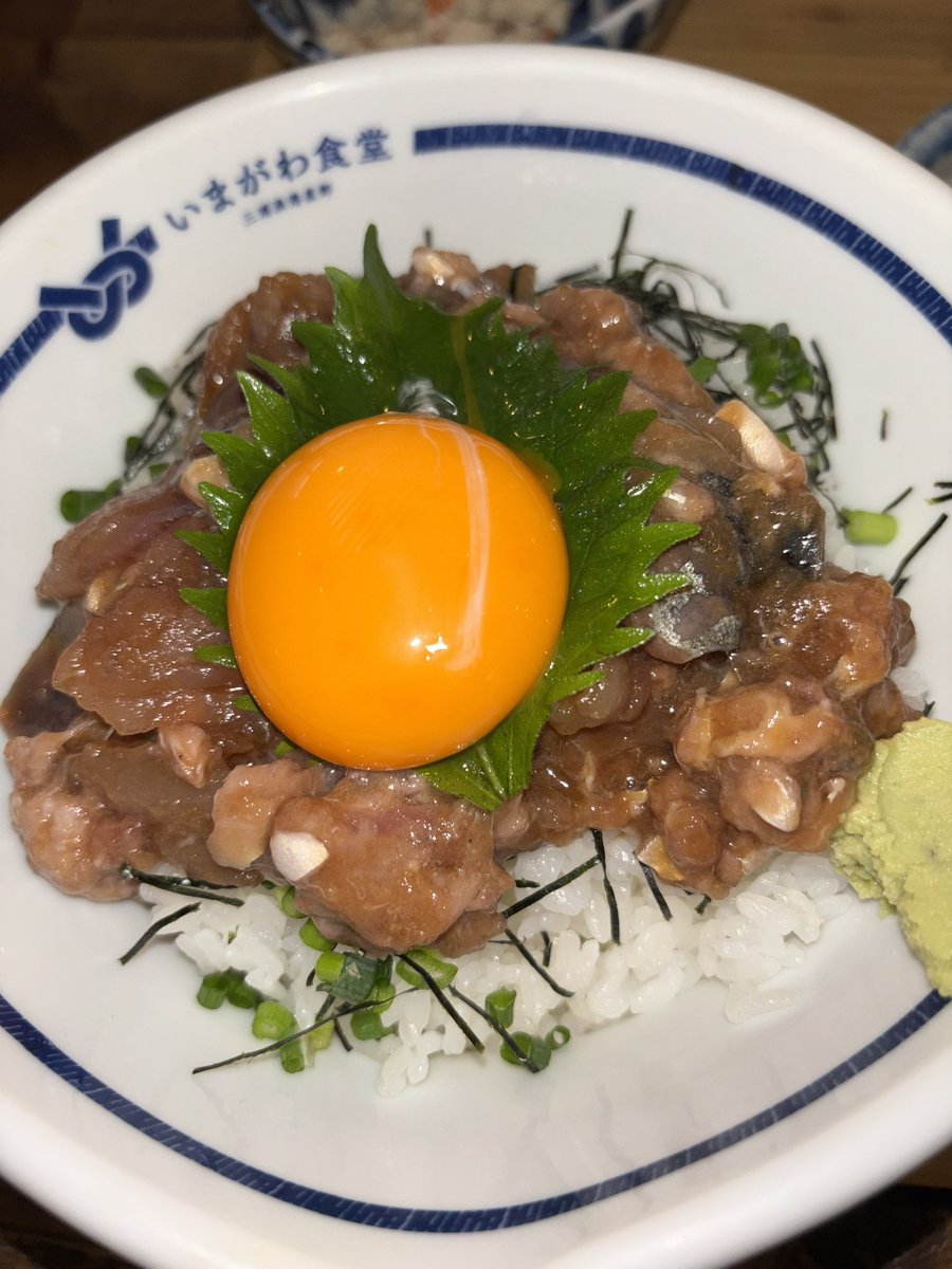 f__tdys's tweet photo. 美味〜い😋😋😋✨
今日のlunchは川崎銀柳街に店舗を
構える（生さばが食べれる）お店
（いまがわ食堂）さんに再訪問です。
「ごま鯖丼」に「鯖トロ丼」どちらを
食べても最高に美味い美味すぎます。
これはビール🍺が止まりません！
再びリピート確定です。👍 https://t.co/mKjtTglr8B
